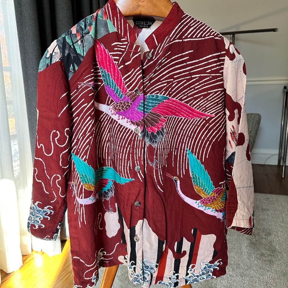 Citron top rust red bright bird design size medium